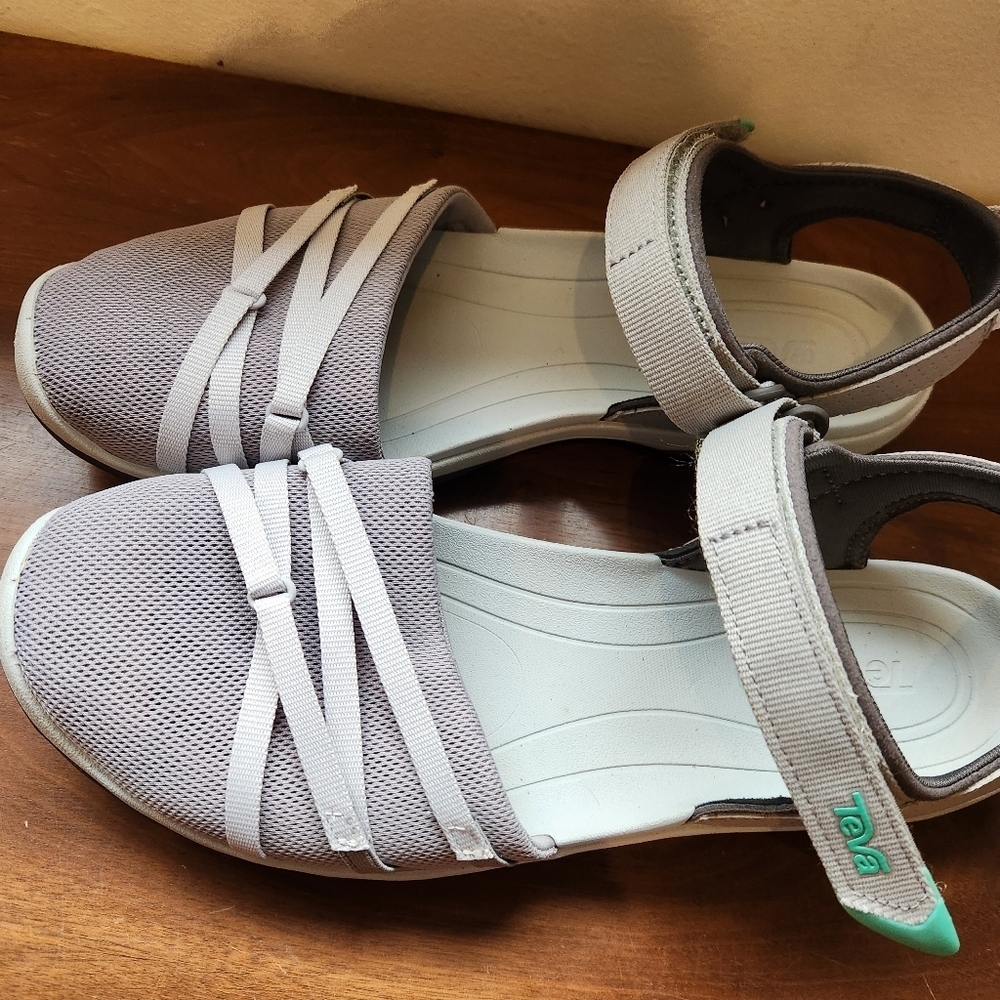 Teva Closed Toe Sandal Strappy Gray Comfort 9.5 - Picture 11 of 12